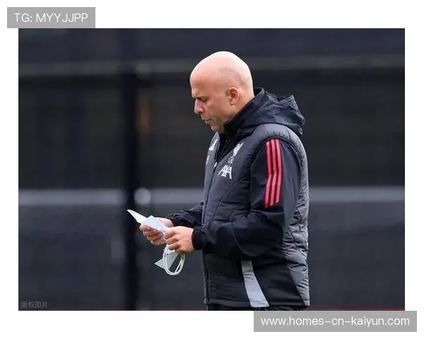 利物浦主场迎战皇马，阿诺德替补席枕戈待旦。，利物浦阿诺德集锦